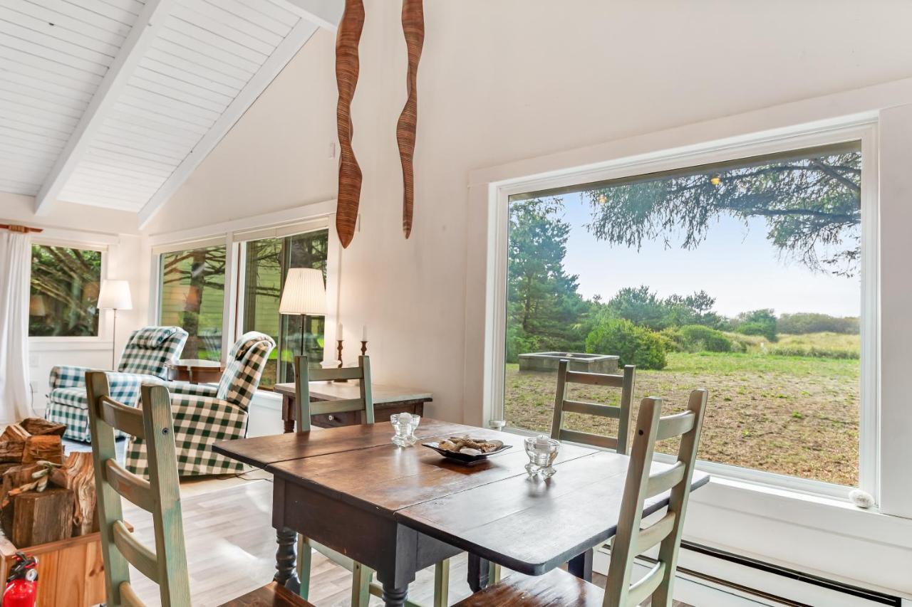 Dune Grass Cottage Copalis Beach Exterior photo